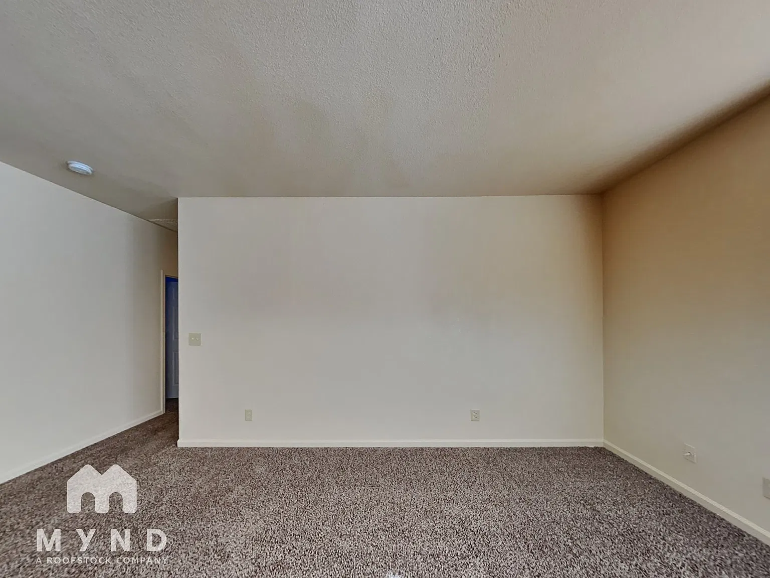 3 bed, 2.0 bath, 1237 sqft, $2,115 — Photo 3