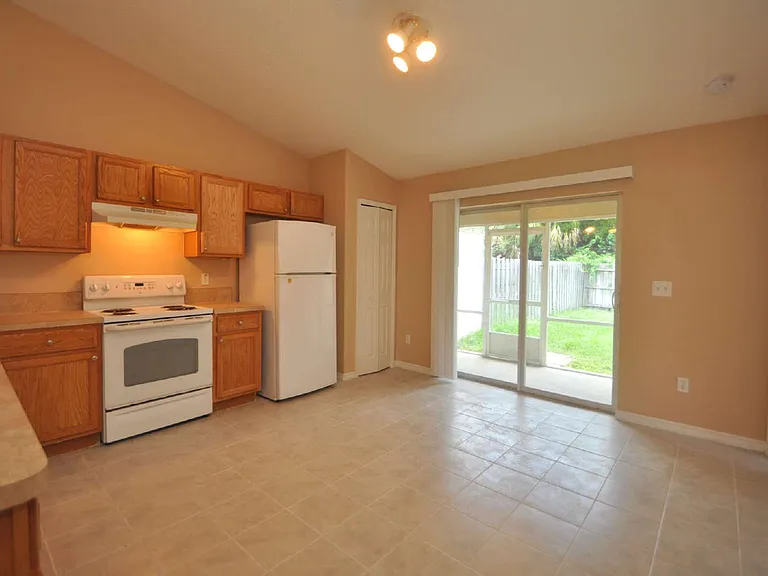 69 Rose Dr #B — Photo 11