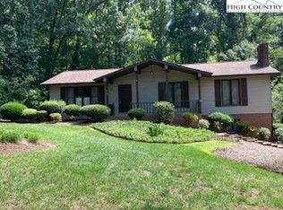 432 E Magnolia Rd, North Wilkesboro, NC 28659