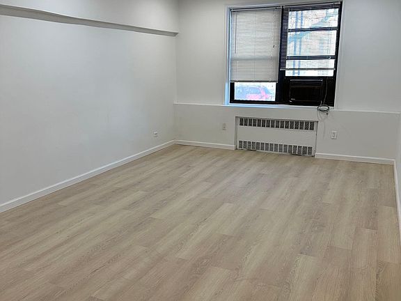 4th image of 144 Sanford Ave #1