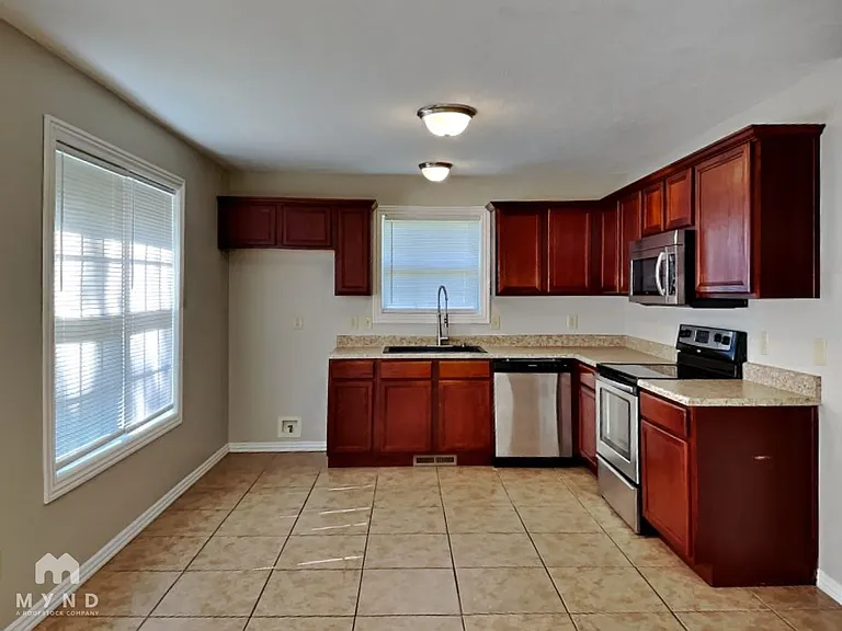111 N Peach Brk — Photo 8