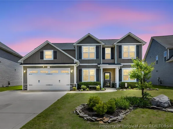 1676 Man O War Dr, Hope Mills, NC 28348