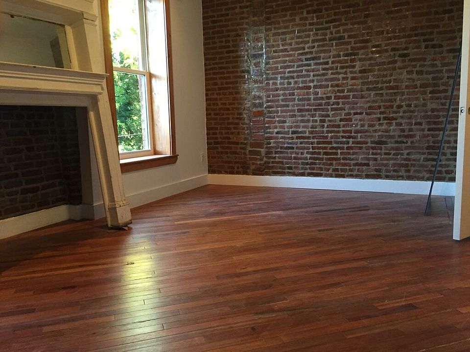 2nd image of 271 Marion St