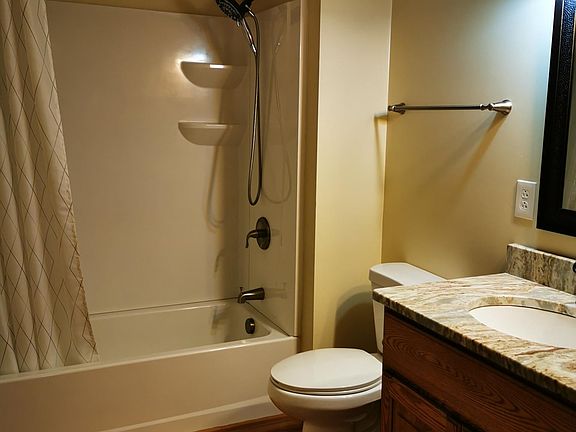 2nd image of 438 W Maple St #1/2