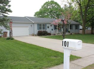 101 S East St, Loami, IL 62661