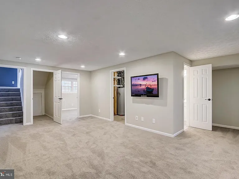 1011 Ellicott Dr — Photo 22