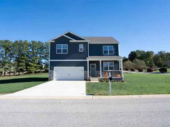 180 Waterfront Dr, Raphine, VA 24472