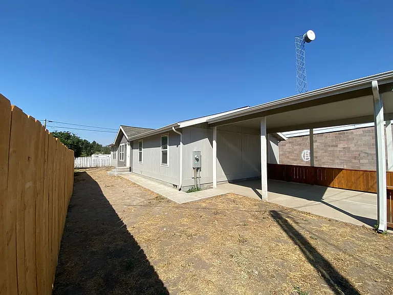 253 W Main St — Photo 18