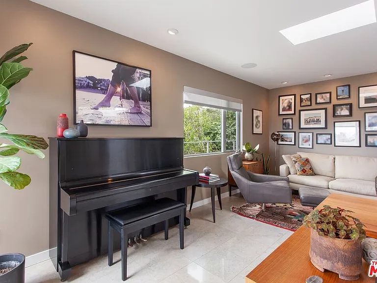 2154 Ridgemont Dr — Photo 14