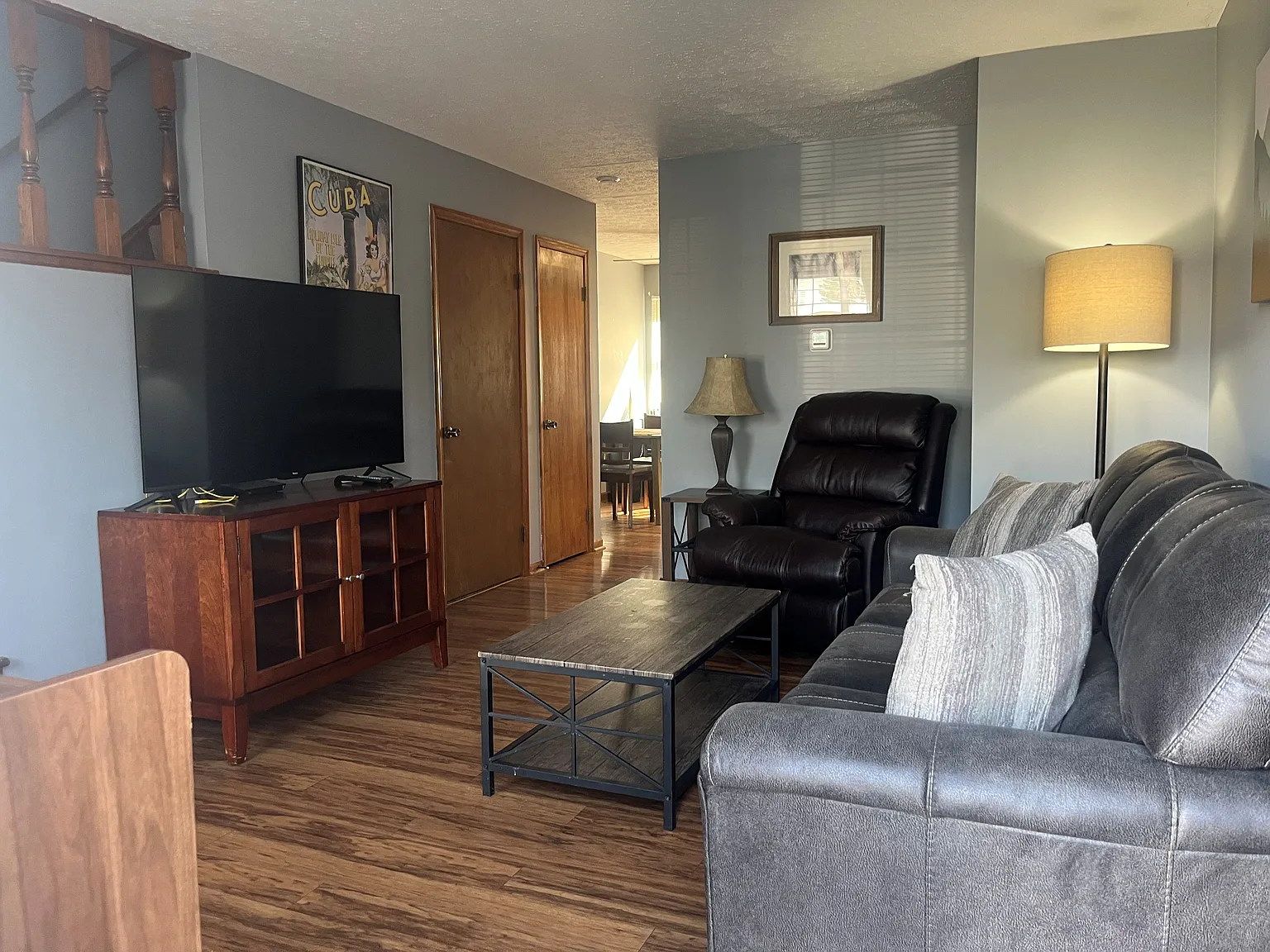 2 bed, 1.5 bath, 1350 sqft, $2,000 — Photo 3