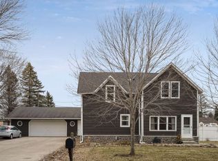 321 Willow St S, Belle Plaine, MN 56011