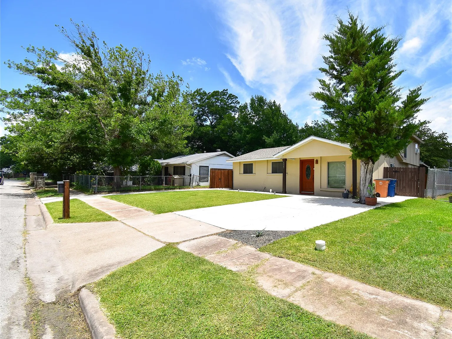 4 bed, 2.0 bath, 1444 sqft, $2,500 — Photo 3