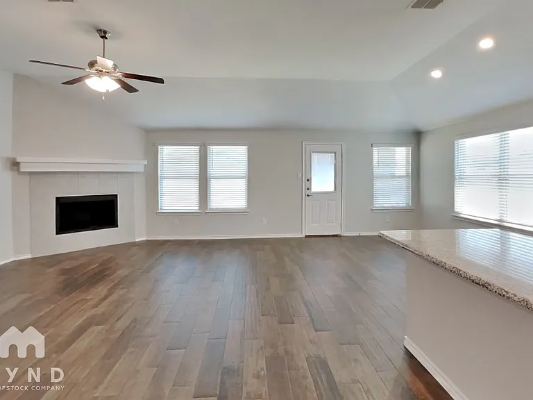 529 Paloma St — Photo 7