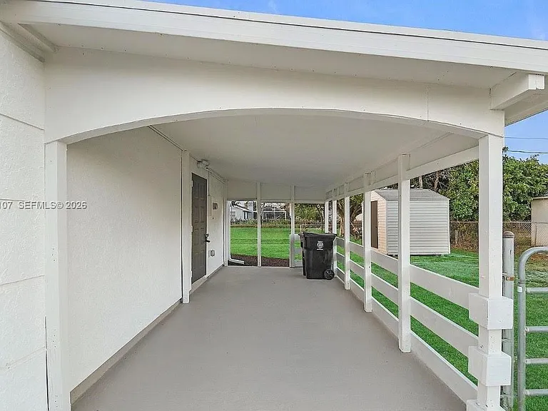 981 SW Bay State Rd — Photo 6