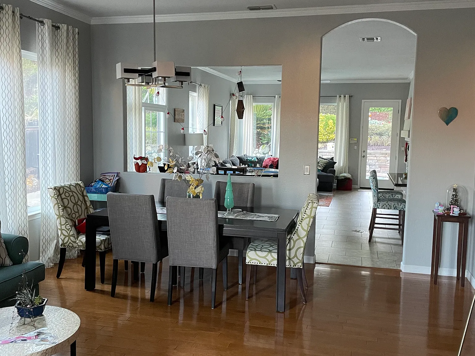 4 bed, 2028 sqft, $3,700 — Photo 3