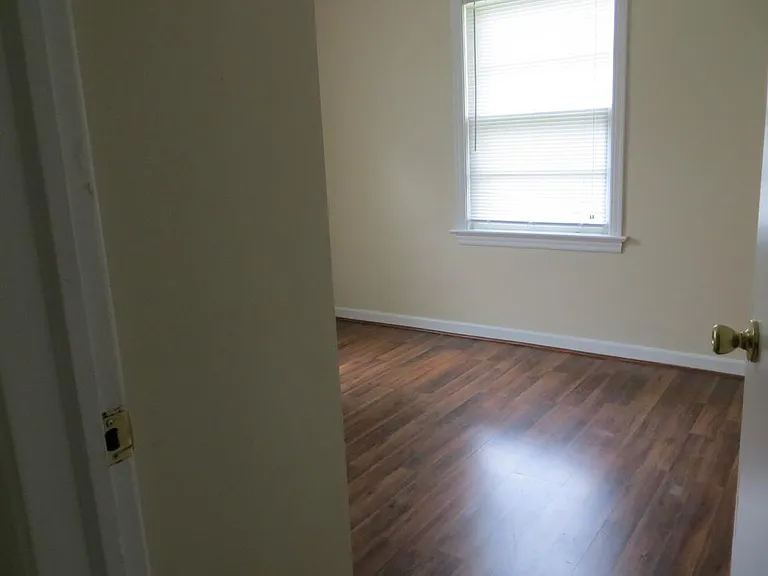 305 W Northview Ave — Photo 12