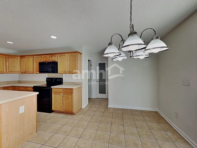 2305 Apple Glen Ln — Photo 4