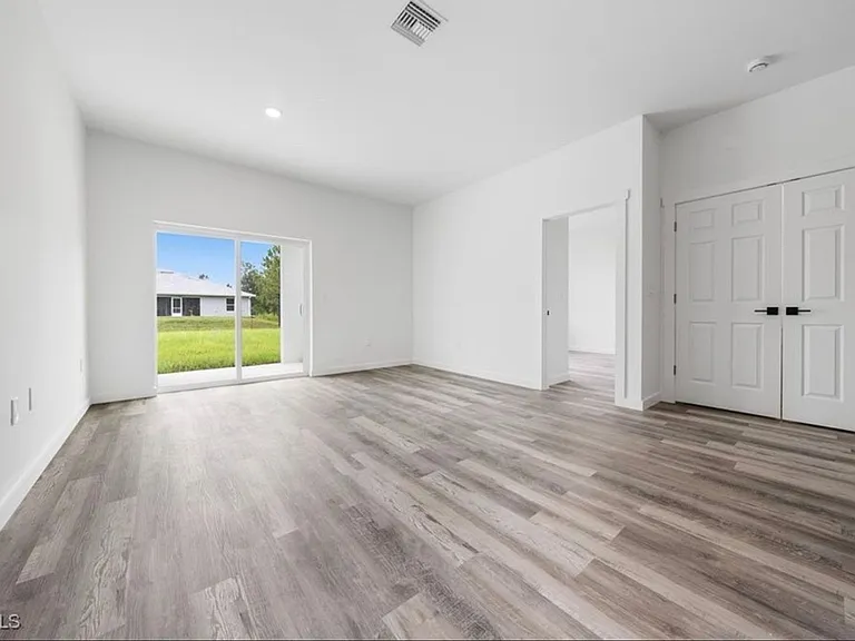 1025 Meadow Rd — Photo 17