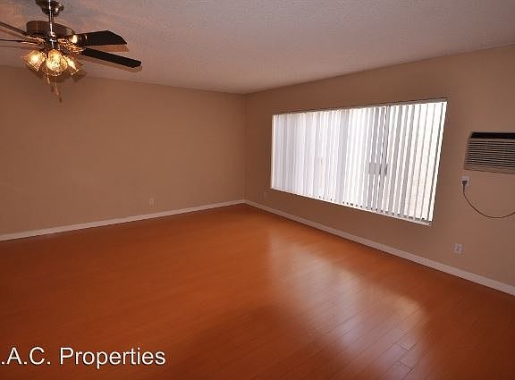 5th image of 4414 Woodman Ave APT 203