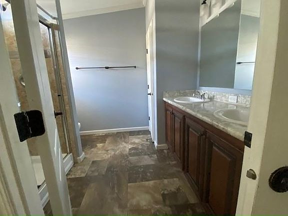 5th image of 550 SW 133rd Ter #47