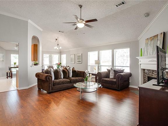 4th image of 2901 Furlong Dr W