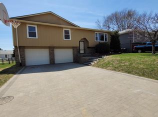 20219 Pinkney St, Elkhorn, NE 68022