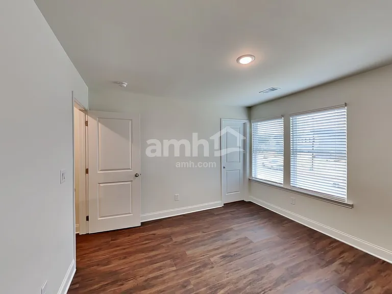 290 Willow Ln — Photo 24