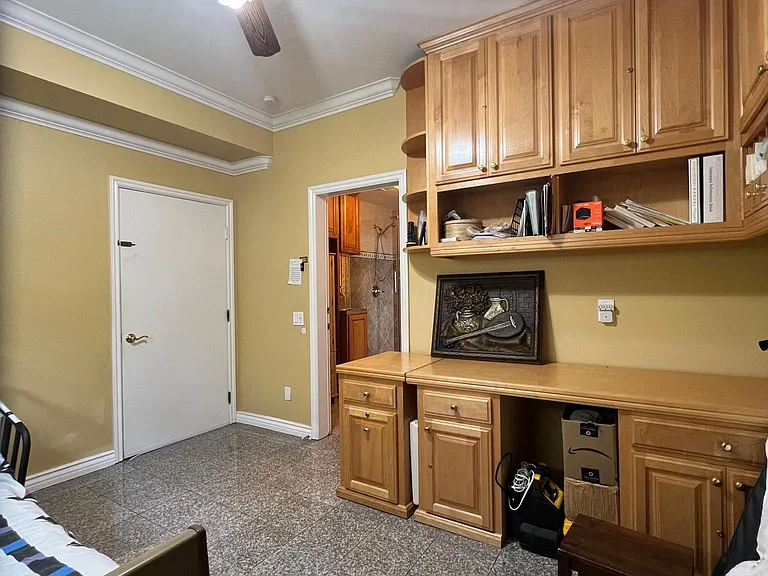 Bonus Hobby Room attached to Garage.