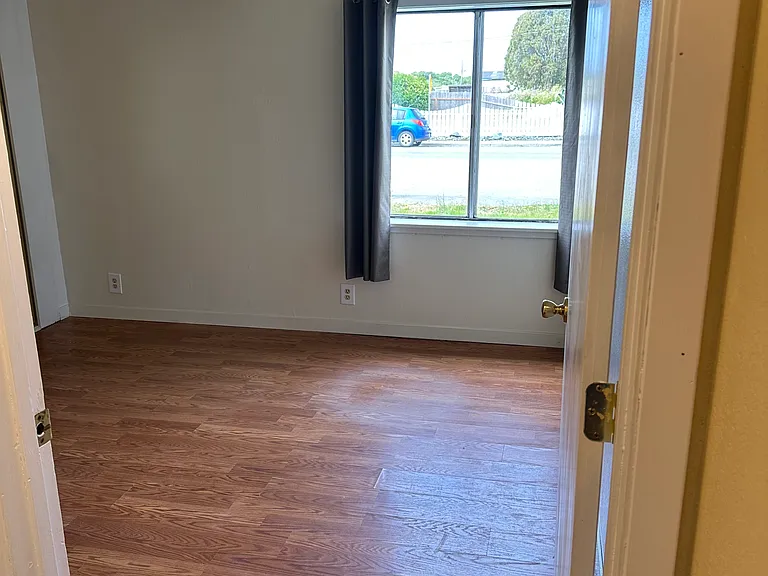 280 Railroad Ave #A — Photo 13