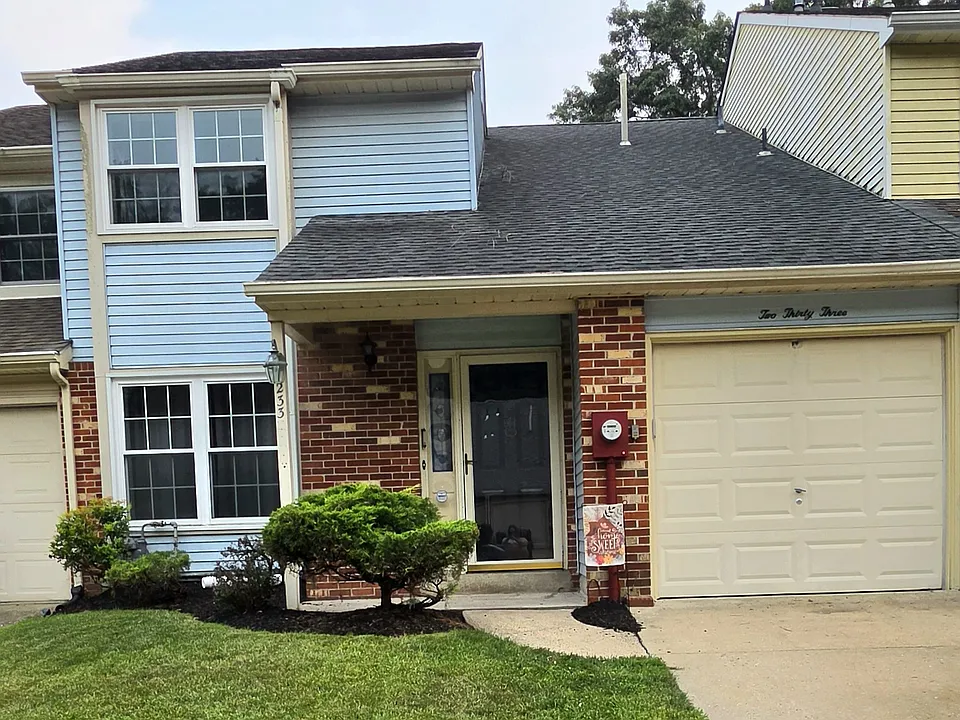 233 Shady Ln