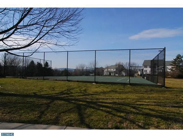209 Hawthorne Ct N photo 1