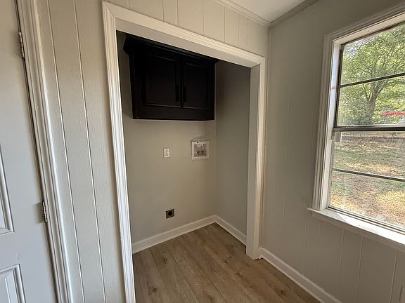 3rd image of 4829 Bradford Dr
