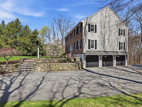 4th image of 76 Tucker Farm Rd