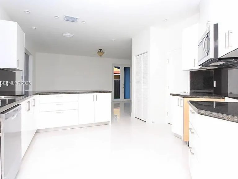 15631 SW 11th Ter — Photo 25