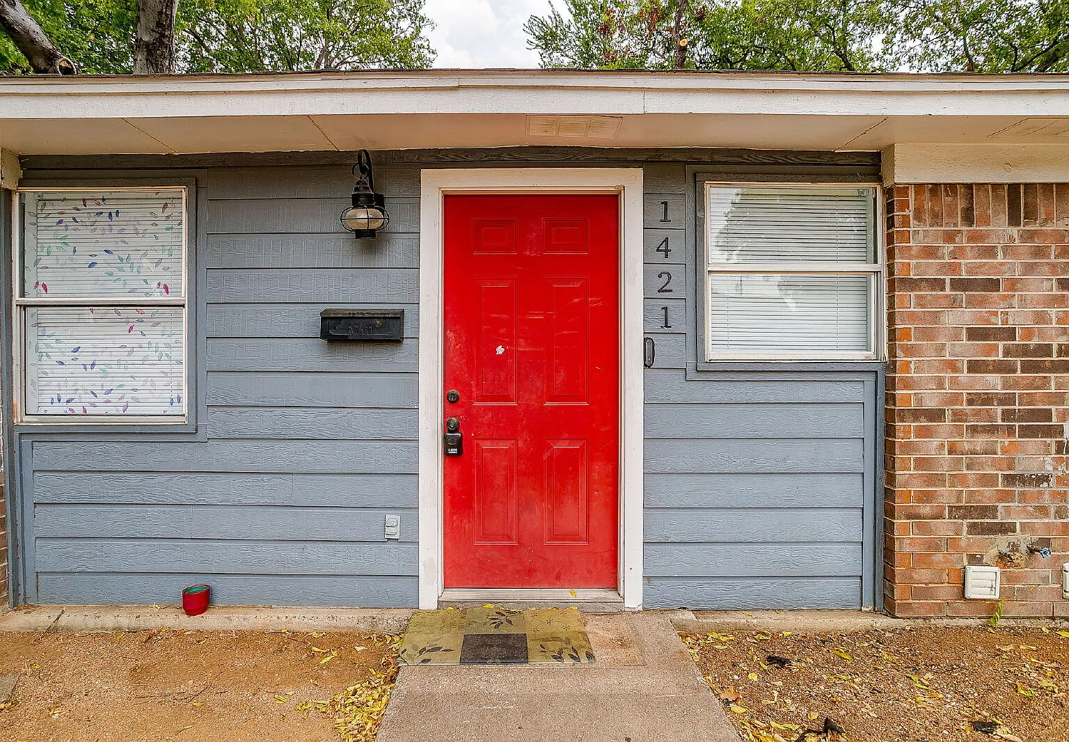 2 bed, 1.0 bath, 700 sqft, $1,350 — Photo 2
