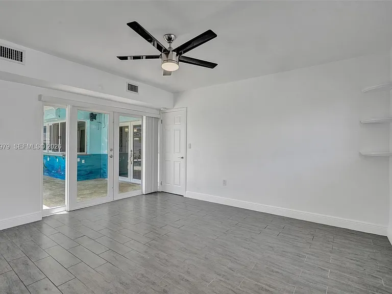 9240 SW 54th St — Photo 7
