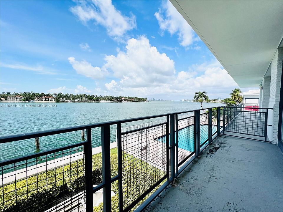 1st image of 946 Bay Dr #13