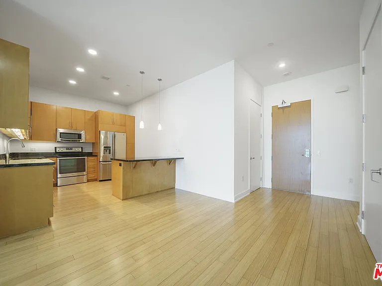 3223 W 6th St #605 — Photo 3
