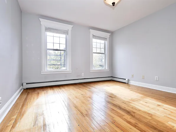 345 7th Street image 10 of 11