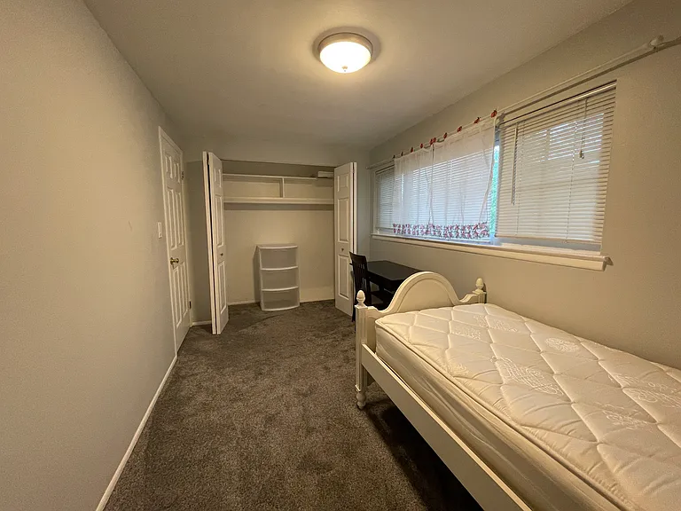 527 Longshore Dr #B — Photo 10