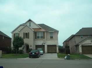 301 Moonlight Dr, Euless, TX 76039