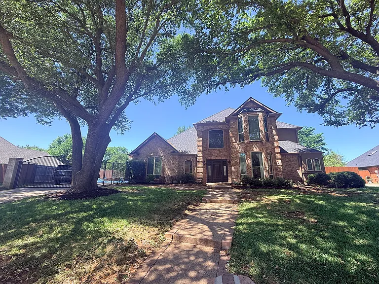 2408 Arbor Trl — Photo 35