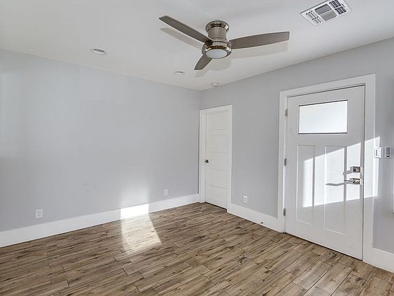 5th image of 517-523 W Roosevelt St #521