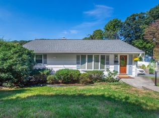 89 Rafkind Rd, Bloomingdale, NJ 07403