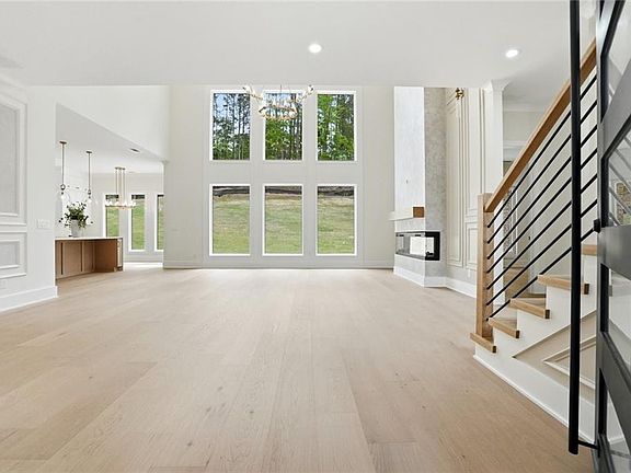 4th image of 1557 Whitley Rd
