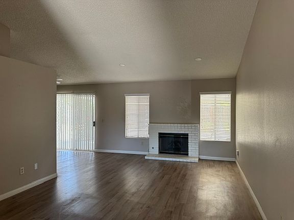 5th image of 26562 Braddock Rd