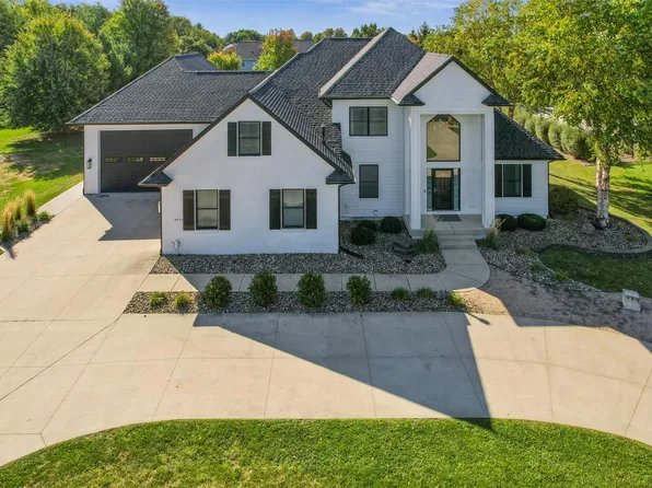 4620 Park Dr, West Des Moines, IA 50265