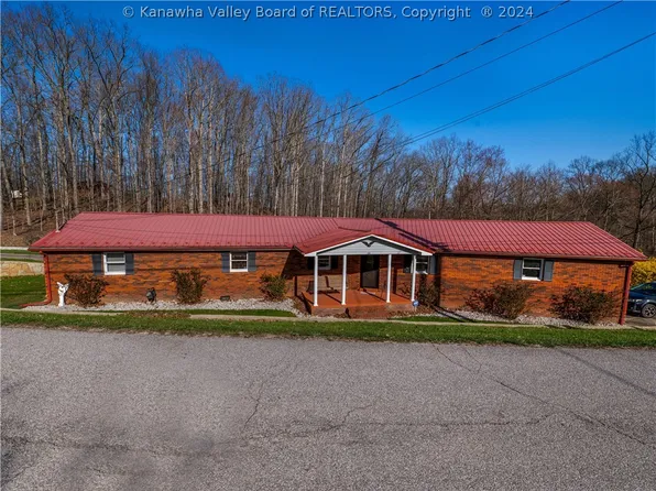 235 Pinch Ridge Rd, Elkview, WV 25071