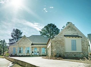 156 Greenway Ln, Madison, MS 39110