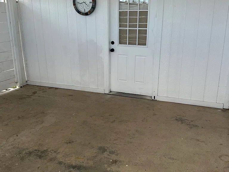 1141 Victor Ave — Photo 13